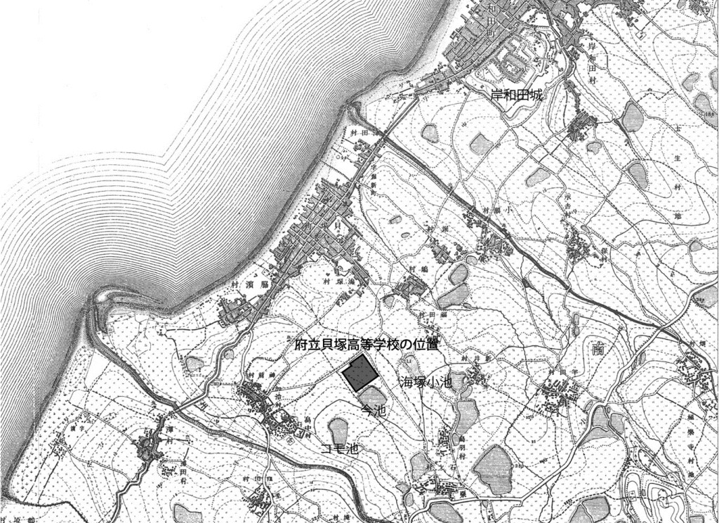 【図】明治時代の地図に貝塚高校の位置を入れた図　かじむら、こうざきむら、はたけなかむらの名前がきさいされています