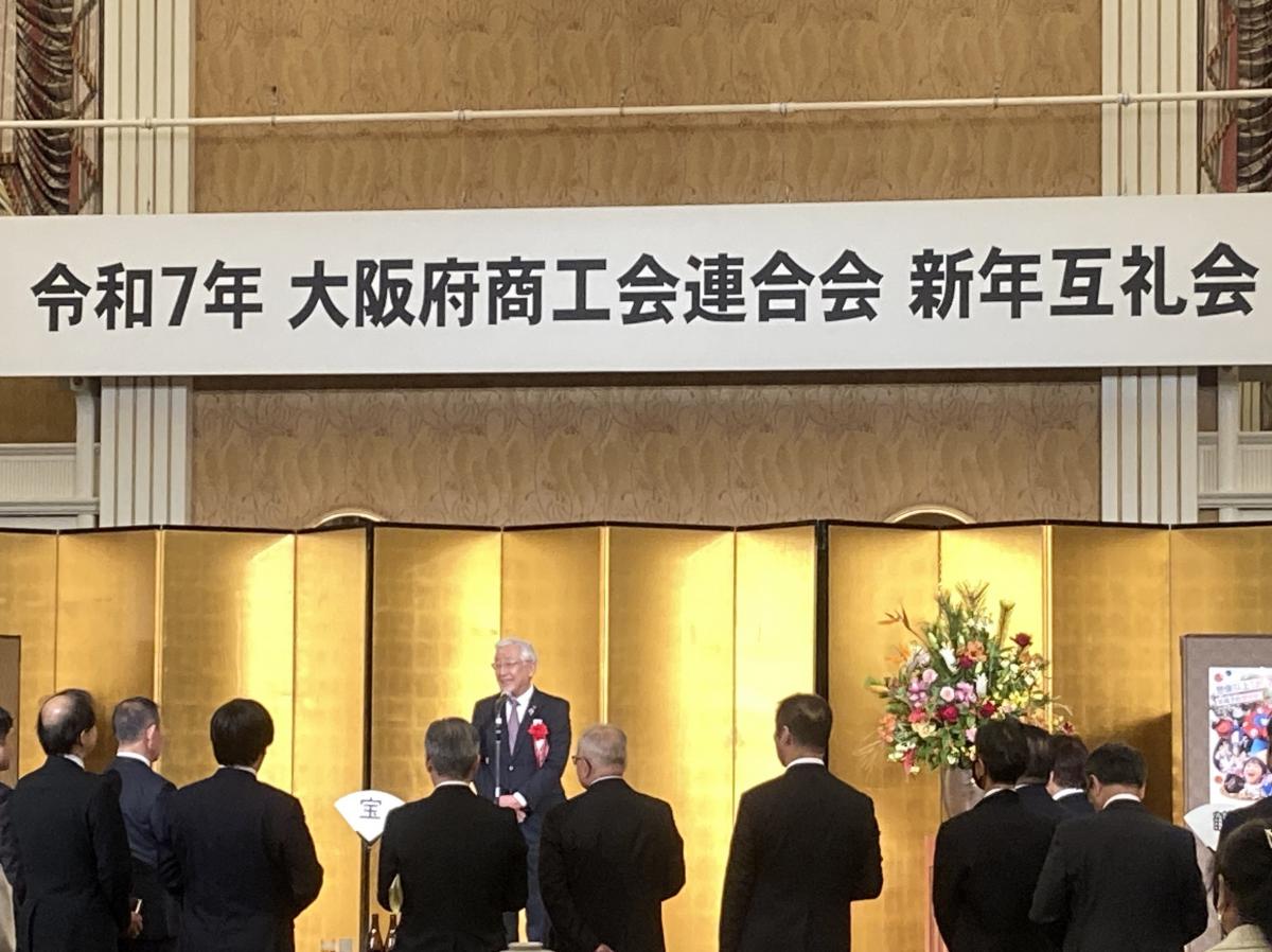 挨拶する中谷議長