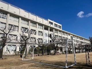 芦間高校