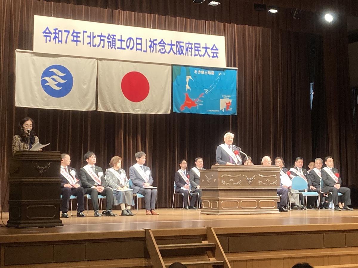 挨拶する中谷議長