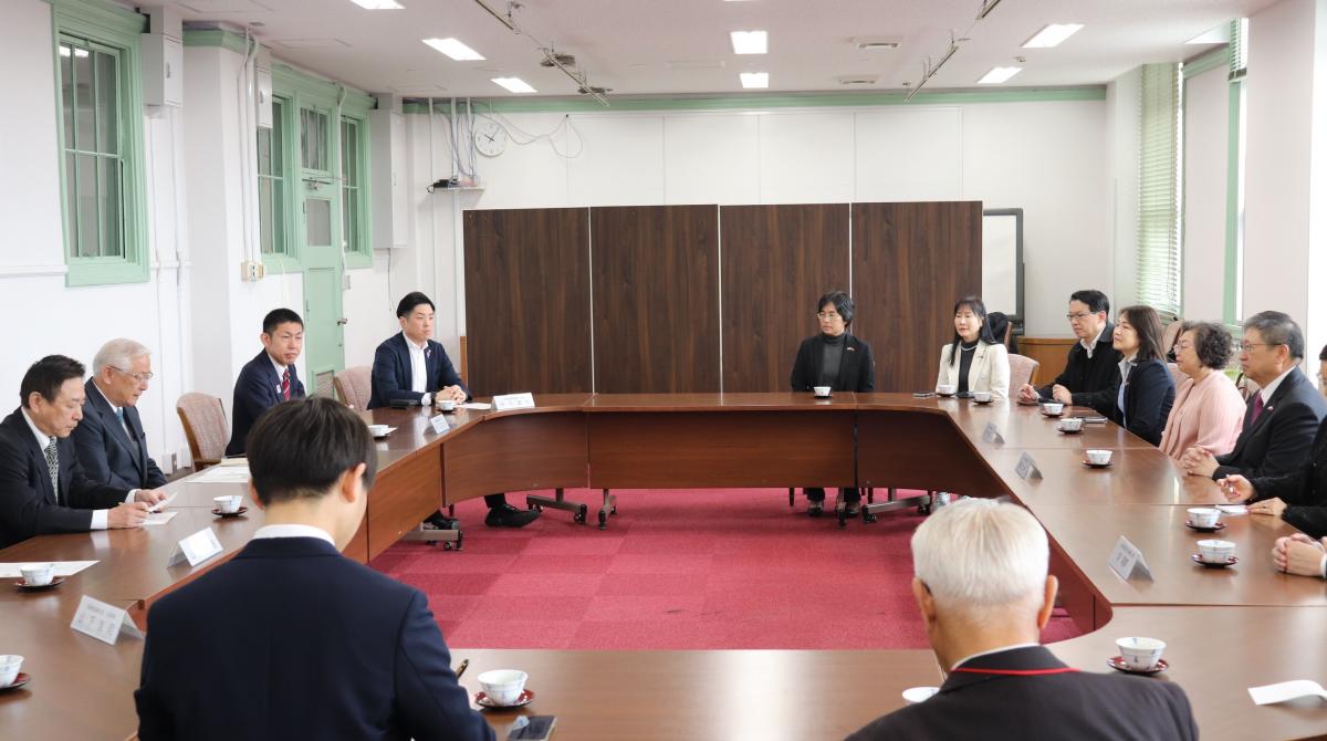 表敬訪問の様子1
