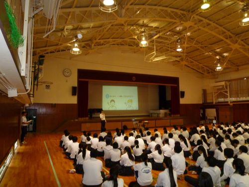 高槻市柳川中学校