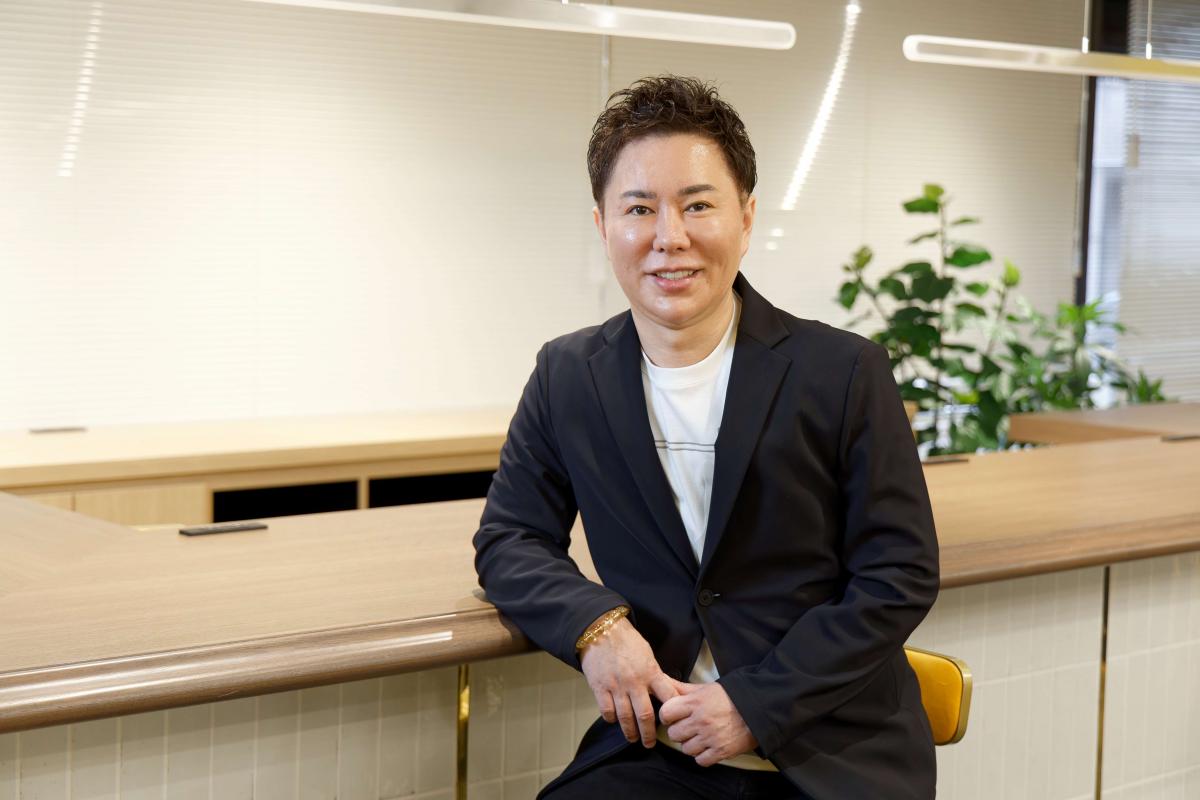 株式会社ビートレーディング代表者ロゴ