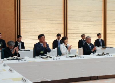 懇談会の様子