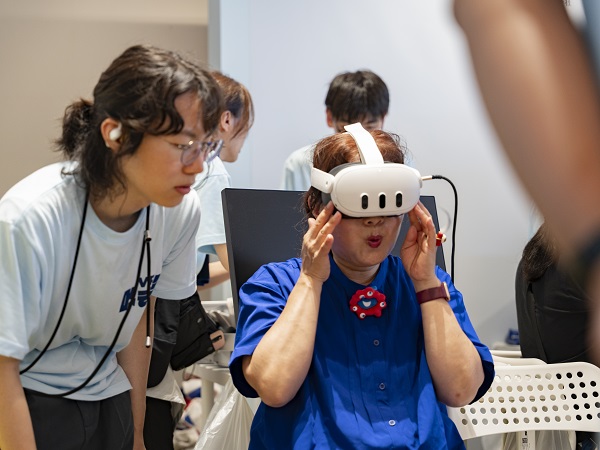 体験の様子(TOPPAN)