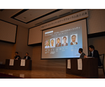 西澤公立大学法人大阪理事長、森公益財団法人2025年日本国際博覧会協会理事兼副事務総長、永藤堺市長と意見交換を行う知事