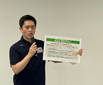 発言をする知事