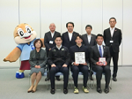 大塚高等学校の皆さんと知事