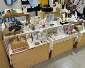 （写真）阪急うめだ本店「うめだスーク」1番小屋