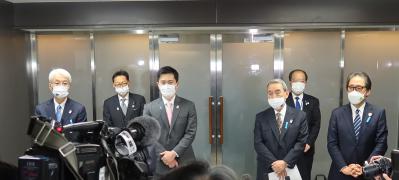 囲み取材
