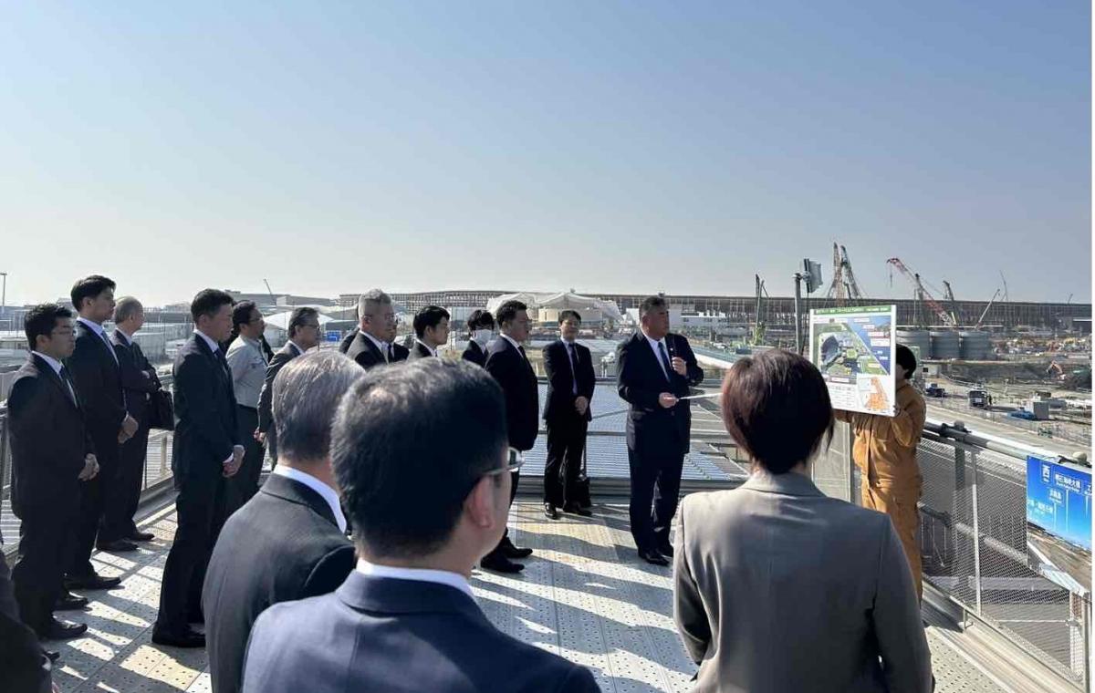 工事現場視察の様子