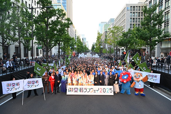 御堂筋ランウェイ2025の出演者と知事