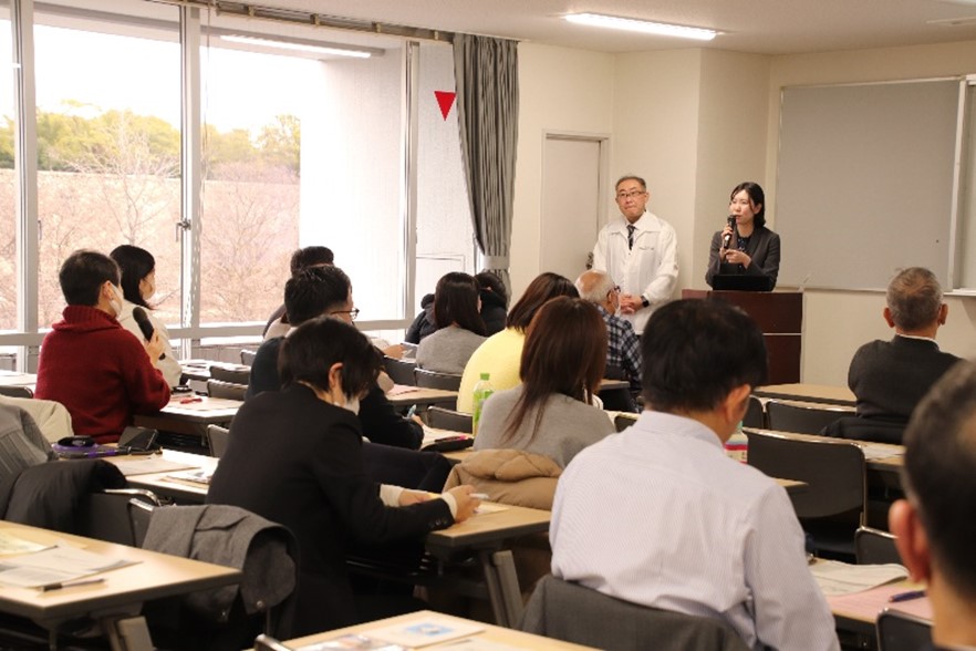 参加者からの質問に対し、講師が丁寧に解説