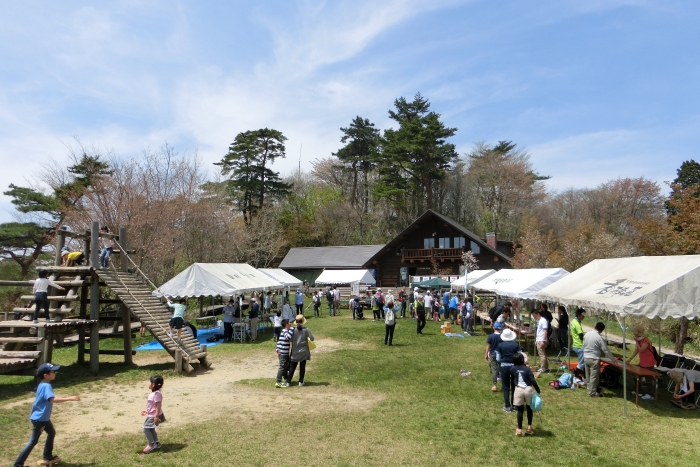 過去の「金剛山山の春まつり」の様子