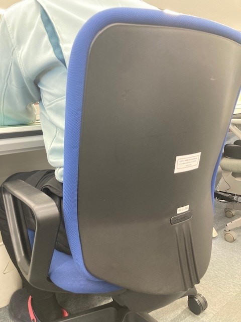 椅子が使用されている様子3