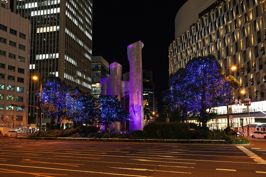 梅田吸気塔（ピンク）