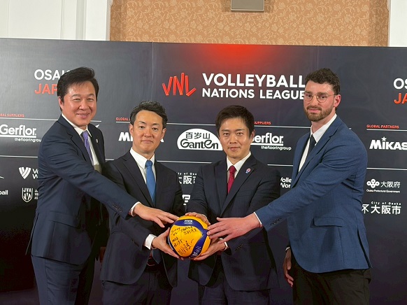 会見の登壇者によるフォトセッション