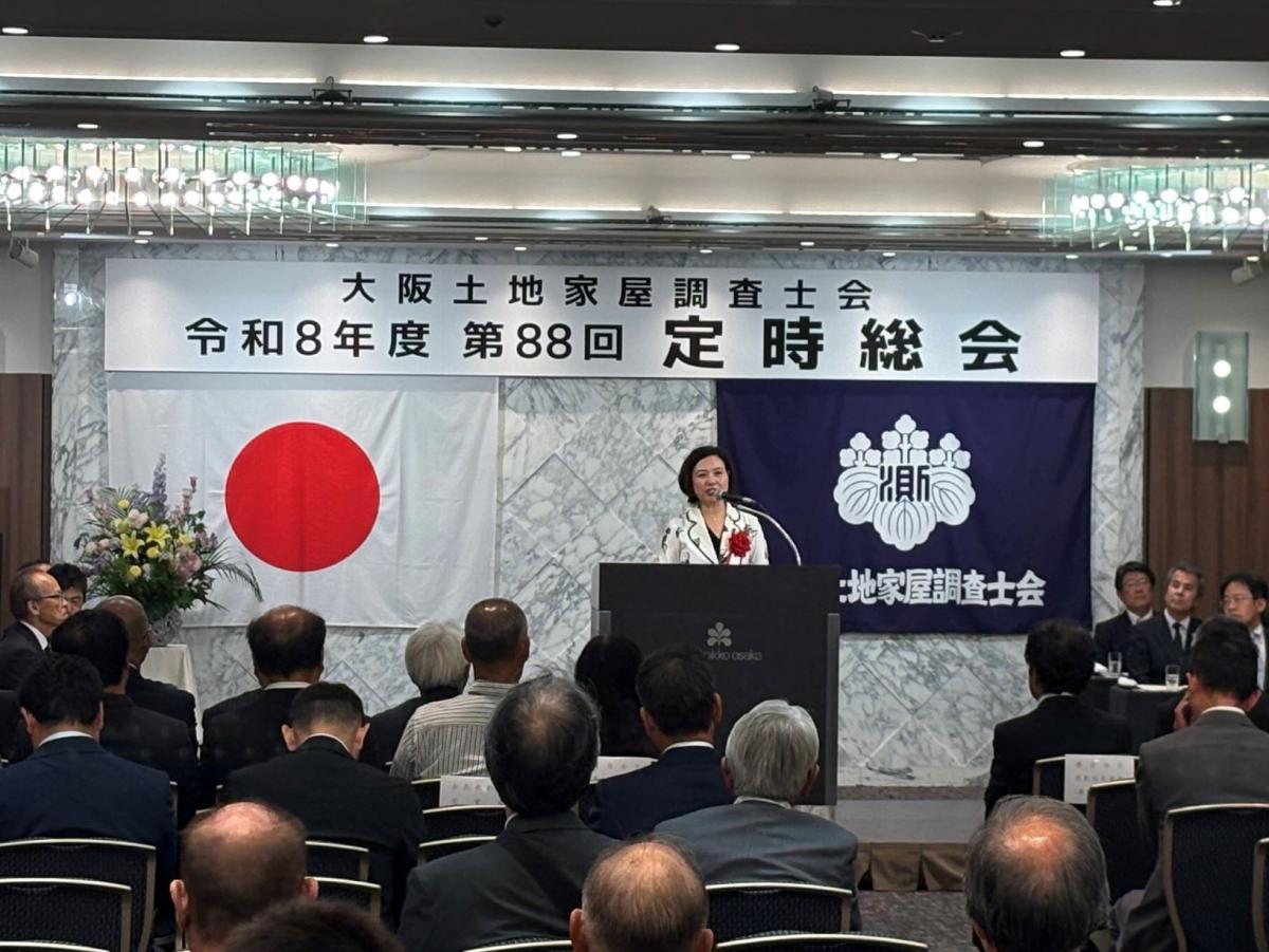 祝辞を述べる中野副議長