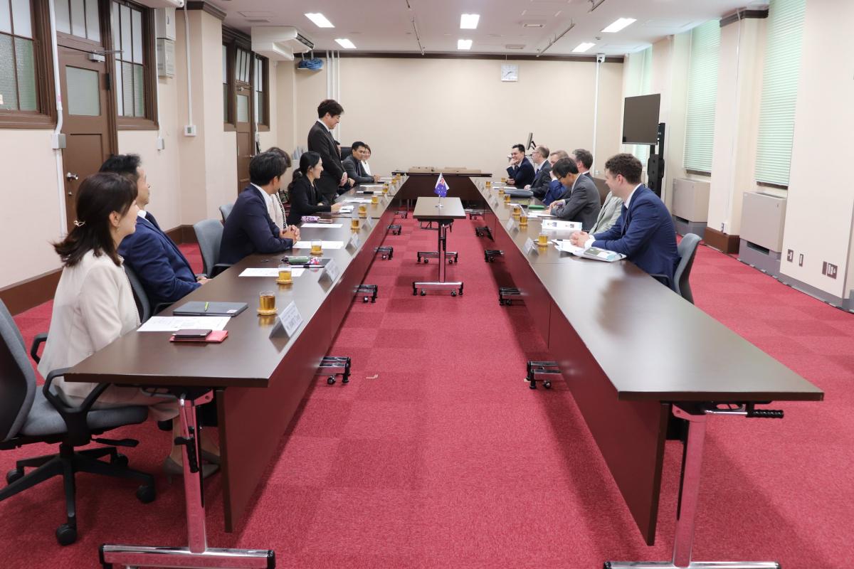 表敬訪問の様子1