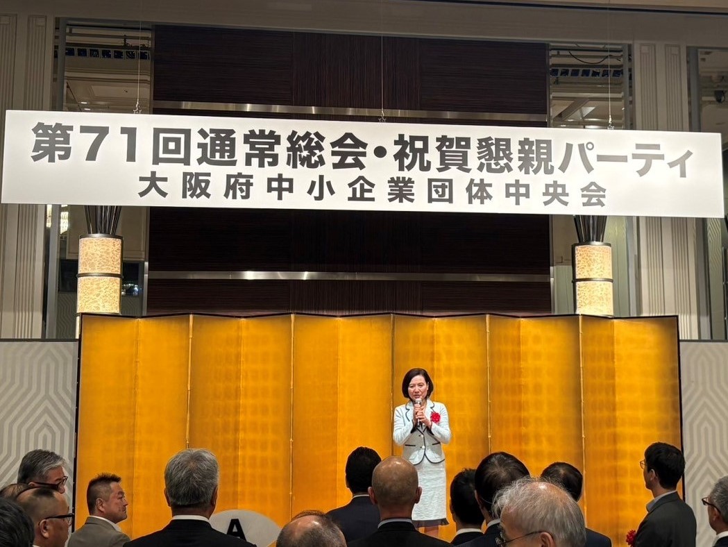 挨拶する中野副議長