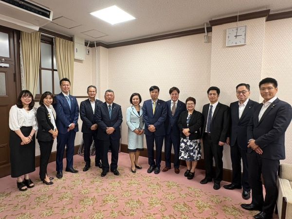 表敬訪問の様子2