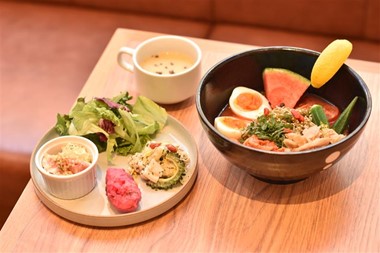 中島菜と玄米パスタの冷麺風スープパスタ