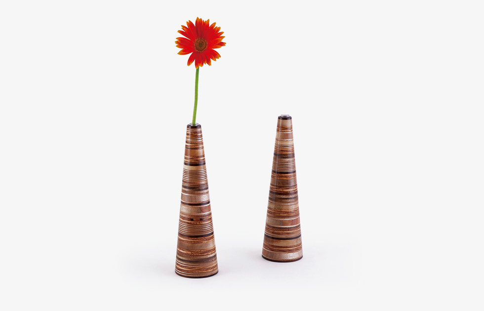 LAYER VASE
