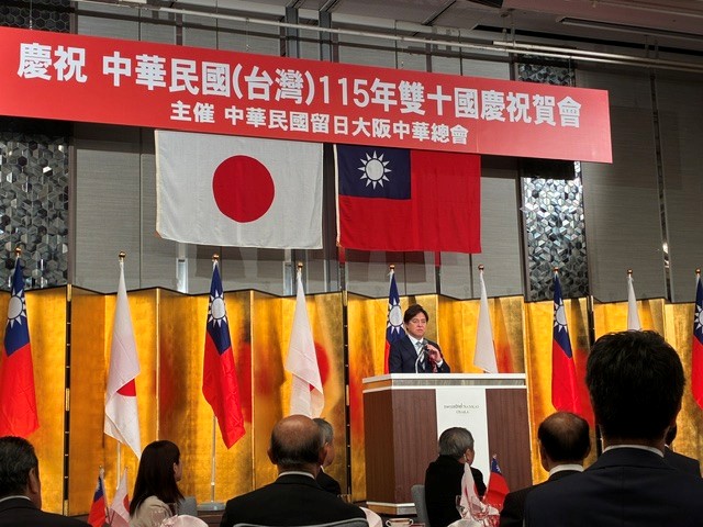 挨拶する西野議長
