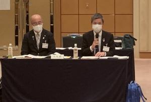 発言する森議長