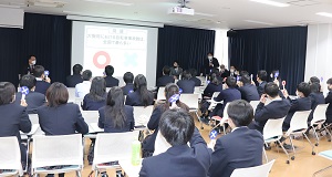 出前授業（大阪高校）の様子3