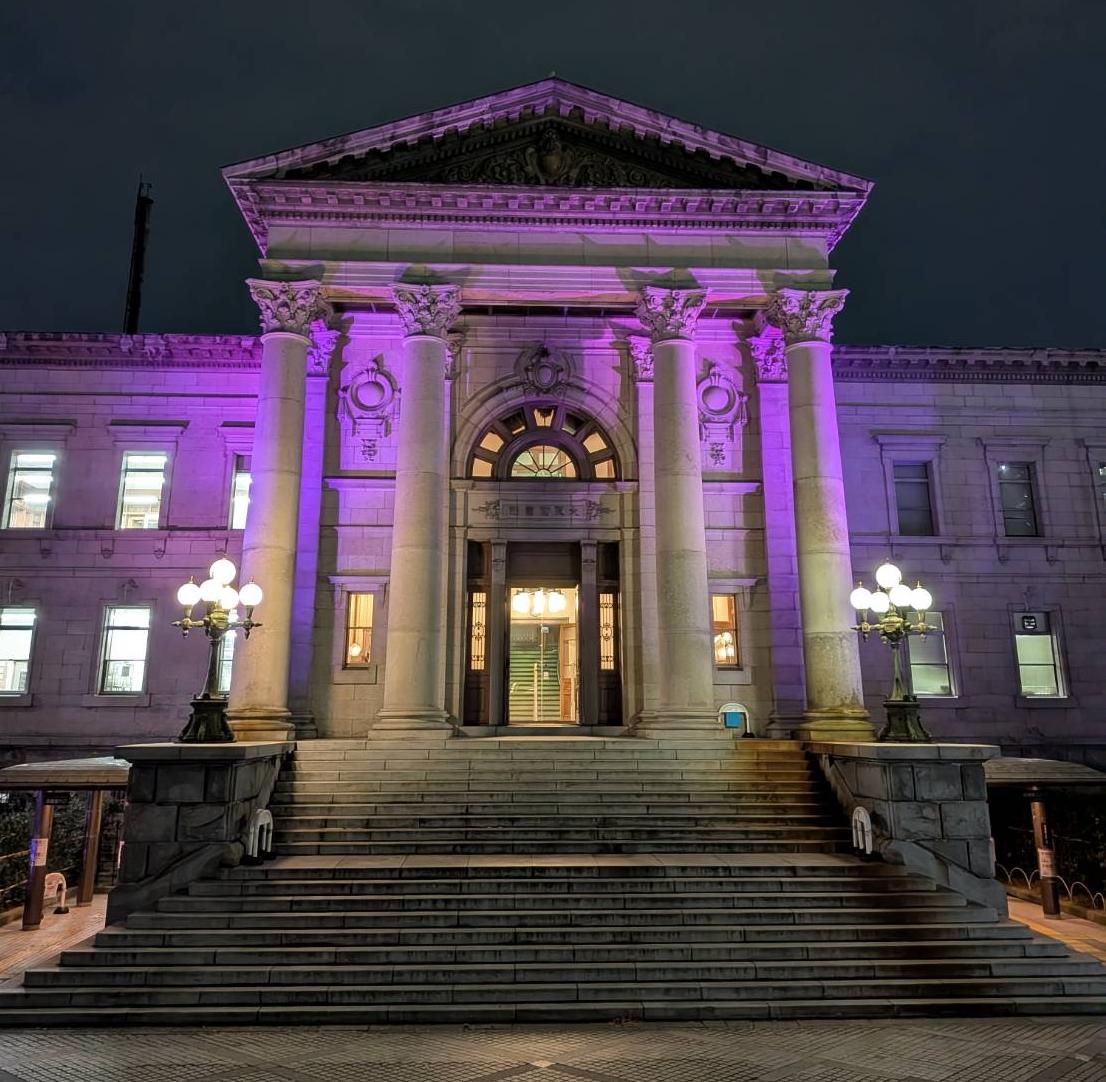 中之島図書館パープルライトアップ