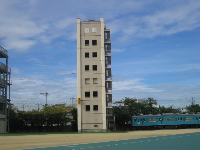 主訓練塔