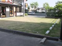 芝生駐車場