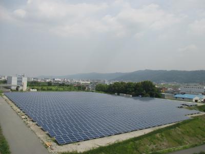 大井水みらいセンター太陽光パネルの写真