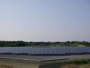中部水みらいセンター太陽光パネルの写真