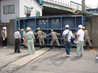 尻無川左岸の鉄扉を閉鎖したところの写真