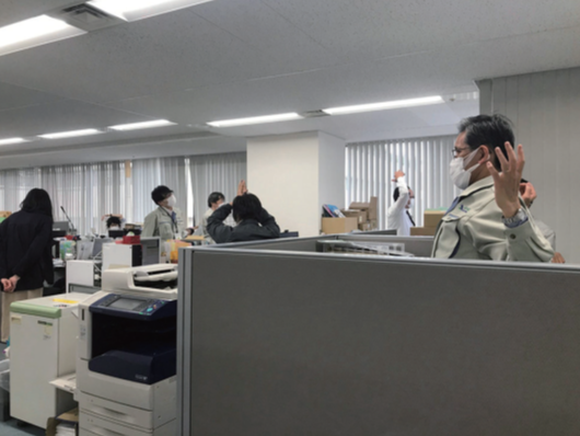 健康体操を行っている様子
