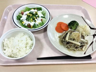 和風ハンバーグ定食の写真