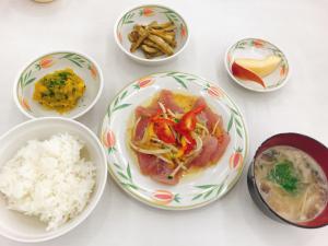 まぐろとすだちとカラフル野菜ソースランチの画像