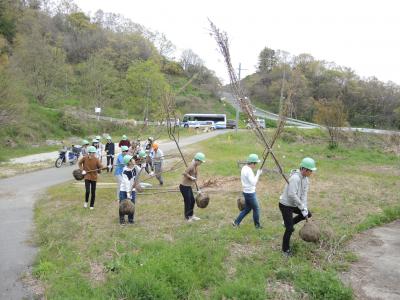 資材運搬の様子