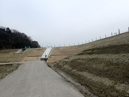 井関池工事中の写真