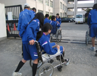 車椅子体験のようす