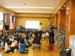 画像です。ゲストティーチャーによる学習活動の様子1