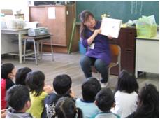 お話の会（千成小学校）