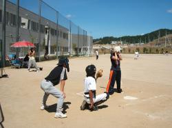 野球部との親善試合の様子