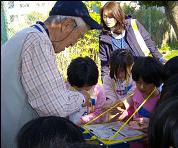 シニア自然大学校の皆さんによる生活科応援
