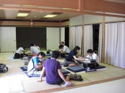 学生ボランティアによる補充学習会の様子