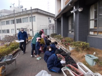 中学生と園児活動写真