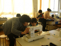 ミシンがけの補助のようす2