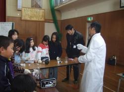 画像です。理科特別授業の様子